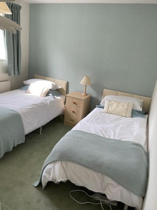 Centre Of Town House 3 Bedrooms Sleeps 5 And Infant Free Onsite Parking 2 Cars King's Lynn Dış mekan fotoğraf